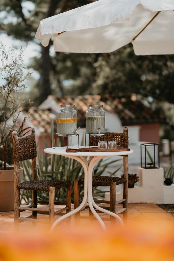 Le Cigalon Bed and Breakfast Le Beausset Buitenkant foto