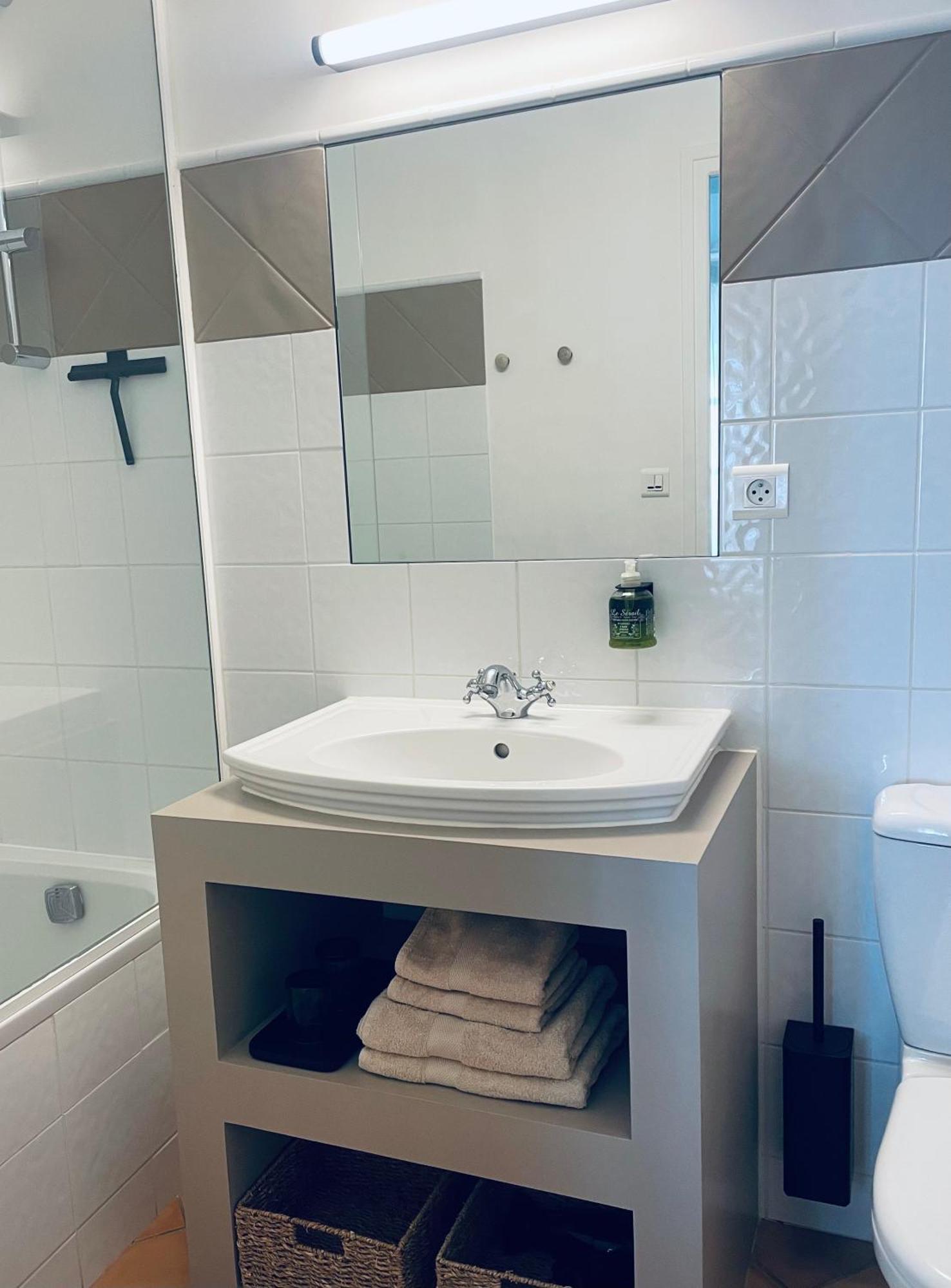 Le Cigalon Bed and Breakfast Le Beausset Kamer foto