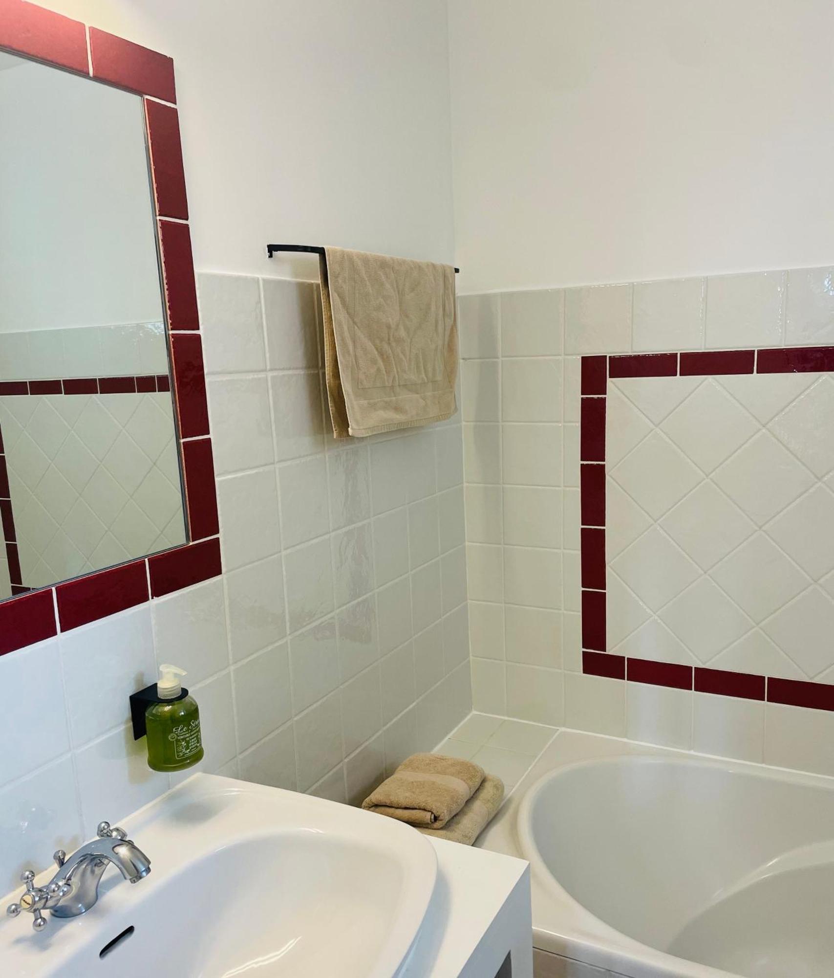 Le Cigalon Bed and Breakfast Le Beausset Kamer foto